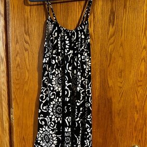 Black and White Floral swimsuit coverup